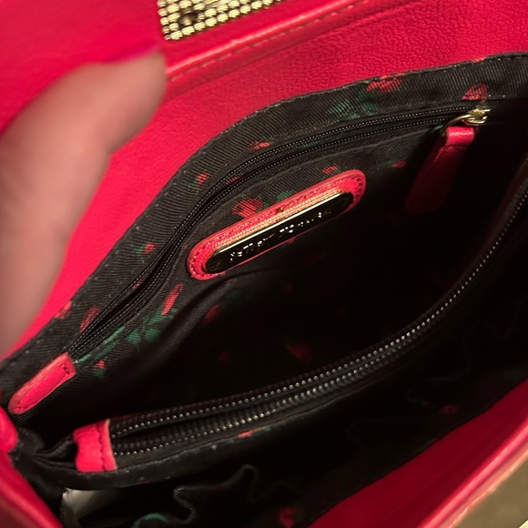 Betsey Johnson toggle bucket purse - Picture 5 of 5